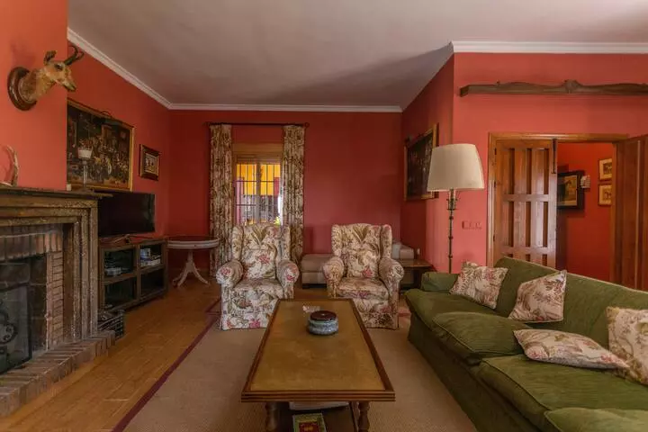 sala de estar de la casa de alquiler